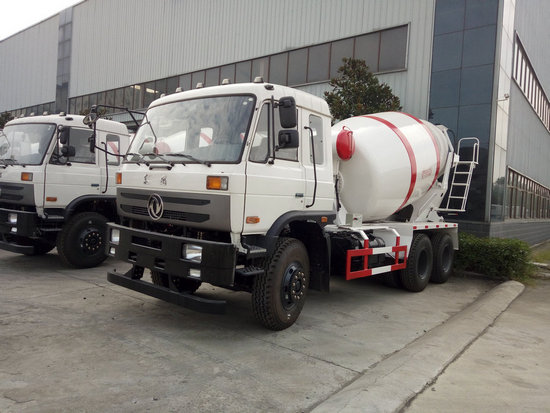 東風后八輪攪拌車(8方10方)