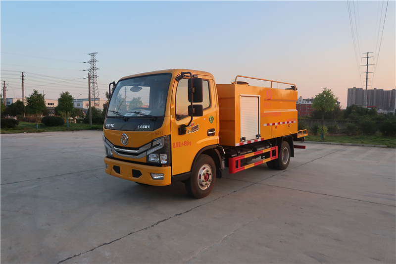 多利卡路面清洗吸污養護車|CLT5040TYHEQ6型路面養護車